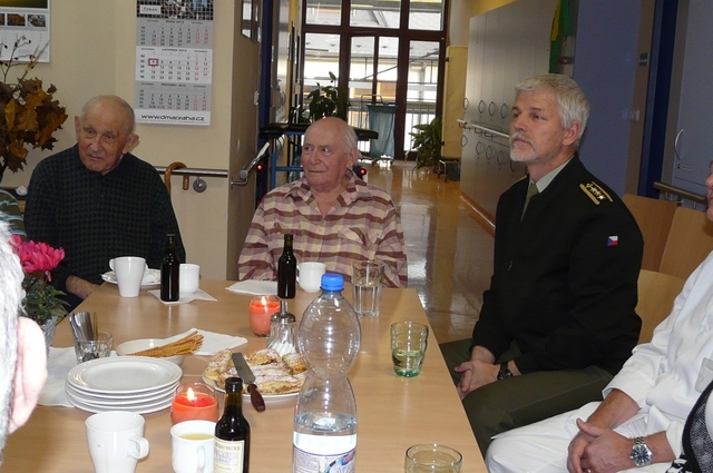 Generál Pavel odpovídal na řadu dotazů ...