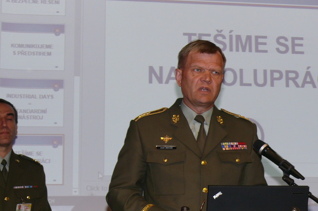 O potřebnosti modernizovat armádní datovou síť hovořil první zástupce náčelníka Generálního štábu genpor. Josef Bečvář