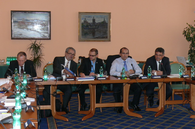 Výbor pro obranu Poslanecké sněmovny zasedal v budově ministerstva obrany