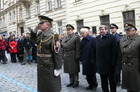 Představitelé Českého svazu bojovníků za svobodu uctívají studenty popravené v listopadu 1939