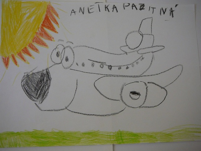 Základna je zahrnuta velkým množstvím obrázků od dětí