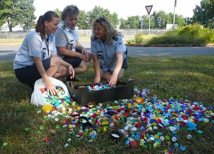 Sběr víček i doplňkový program na střeleckém klání, i takto pomáhají vojáci postiženým dětem