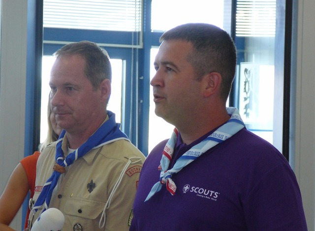 Zástupci Poslanecké sněmovny Jan Hamáček (vpravo), Petr Gazdík (vlevo)