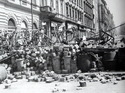 Reprodukce z knihy: pražské barikády v květnu 1945