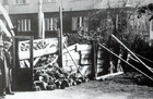 Reprodukce z knihy: pražské barikády v květnu 1945