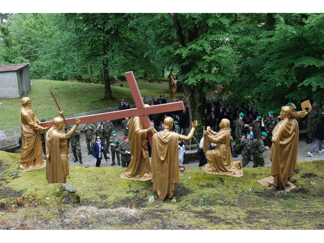  Vojáci se setkali v Lurdech (7)