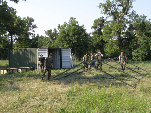 Výstavba zázemí pro cvičící v prostoru nasazení