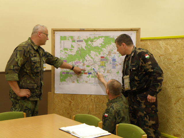 Jednání vedoucích důstojníků JLSG. 