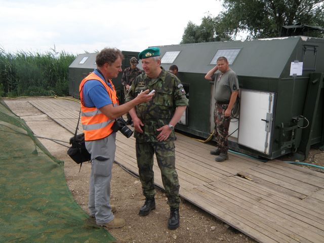 Brigádní generál Jaromír Zůna při rozhovoru pro šéfredaktora A-reportu pana Vladimíra Marka