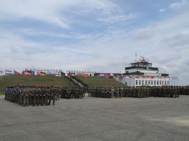 Slavnostní nástup k ukončení hlavní části CL15
