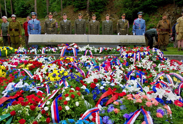 Pamatnik se jmény obětí