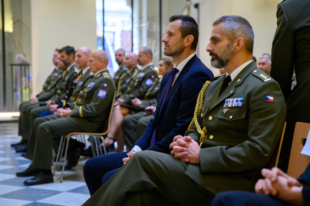 Náměstek Blažkovec a náčelník Vojenské policie plukovník Foltýn