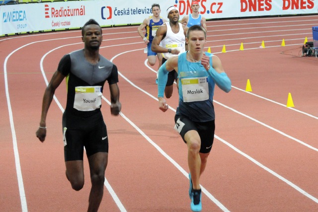 Pavel Maslák při rekordním běhu na 500 metrů