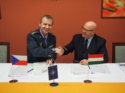 V Praze byly podepsány protokoly o vzájemném uznávání postupů při výcviku pilotů v MATC