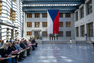 Z předání pamětních odznaků účastníkům odboje a odporu proti komunismu