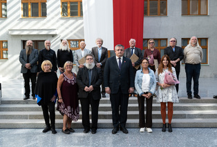 Z předání pamětních odznaků účastníkům odboje a odporu proti komunismu