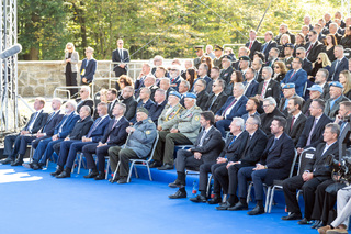 Ministr obrany Jaromír Zůna se v sobotu společně se slovenským prezidentem Peterem Pellegrinim a svým slovenským resortním kolegou Robertem Kaliňákem zúčastnil vzpomínky na vojáky padlé během 2. světové války při bitvě na Dukle.
