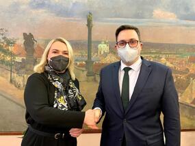 Ministryně obrany a ministr zahraničí uspořádali společnou tiskovou konferenci