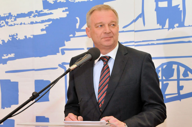 Tisková konference ministra obrany