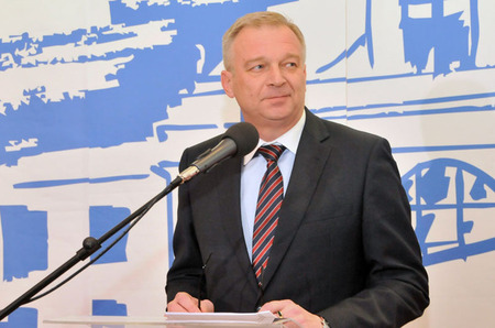 Tisková konference ministra obrany
