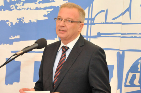 Tisková konference ministra obrany