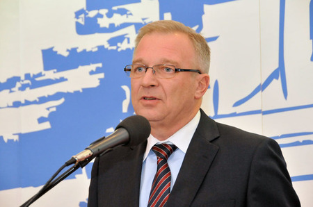 Tisková konference ministra obrany