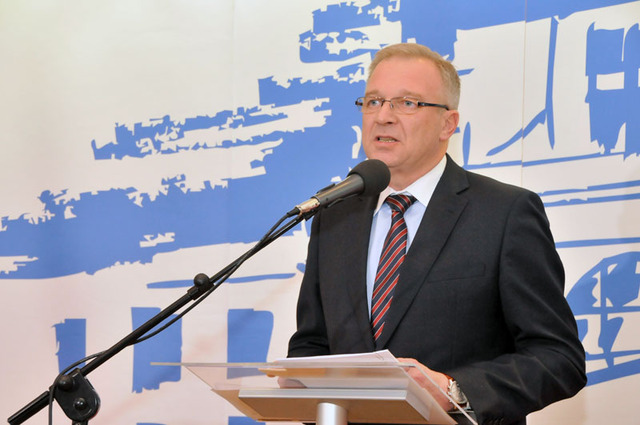 Tisková konference ministra obrany