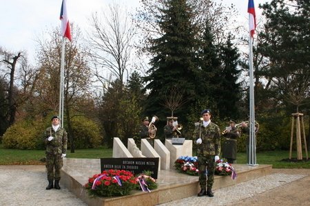 Památku válečných veteránů uctili i příslušníci posádky Brandýs nad Labem – Stará Boleslav