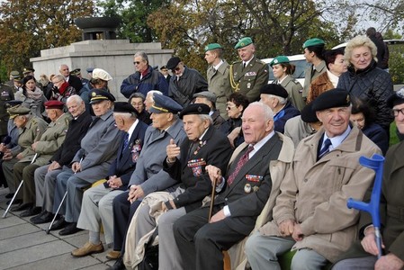 Pietního aktu se i letos zúčastnila řada válečných veteránů