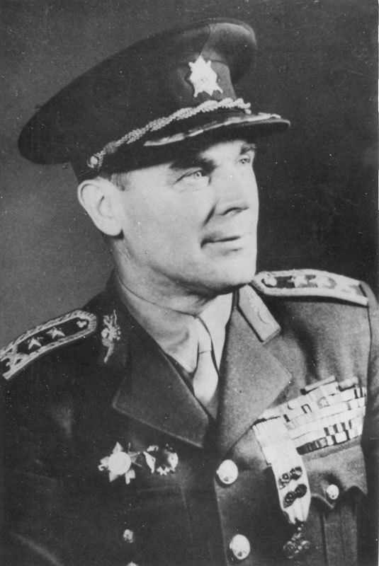 Divizní generál Heliodor Píka. Po únoru 1948 byl zatčen a nepravdivě obviněn ze špionáže ve prospěch Velké Británie a další vlastizrádné činnosti. 