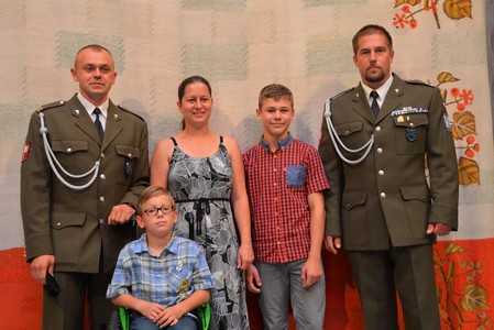 Piskačovi s patronem sbírky praporčíkem Jakubem Skřivánkem