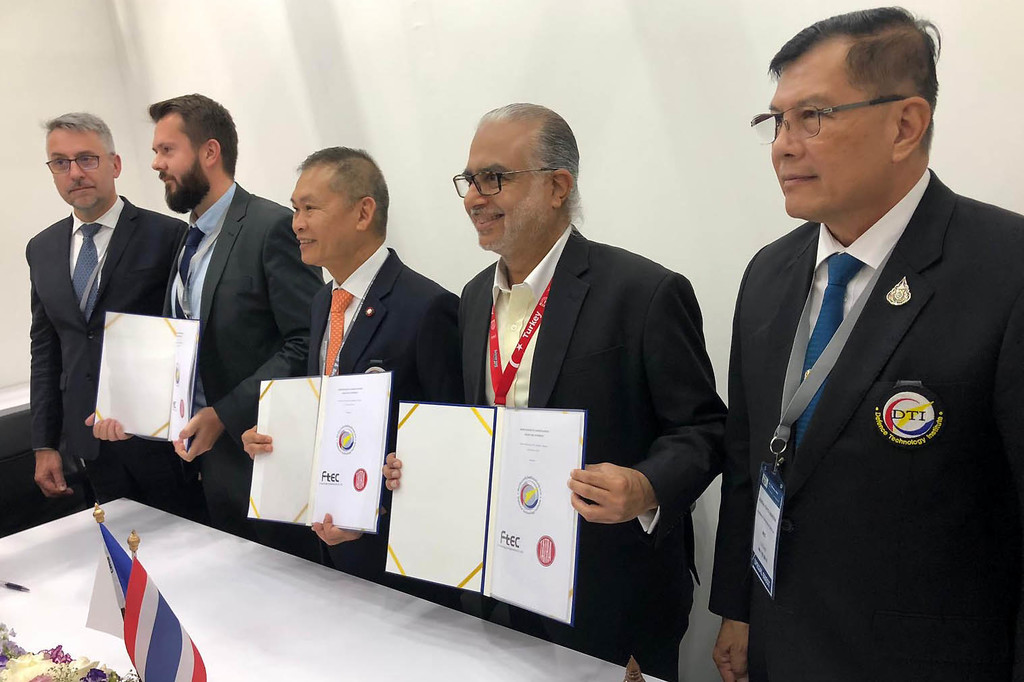 Uzavření Memoranda o porozumění mezi Tatra Trucks a thajským státním podnikem DTI a firmou TEC o společné výrobě vozidel. 