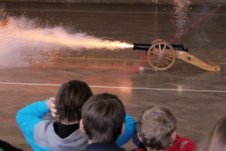 Dali dělovou ránu a pak začal POKOS 