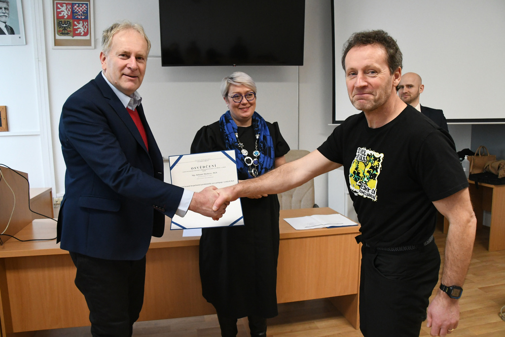 Kurz Úvod do branně‑bezpečnostní problematiky