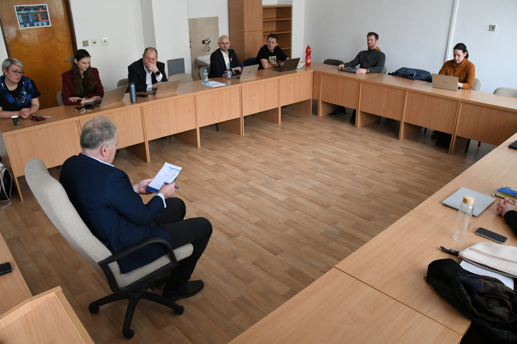 Kurz Úvod do branně‑bezpečnostní problematiky