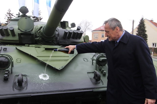 Pokřtění tanku jako symbolu tradice vojenské výroby