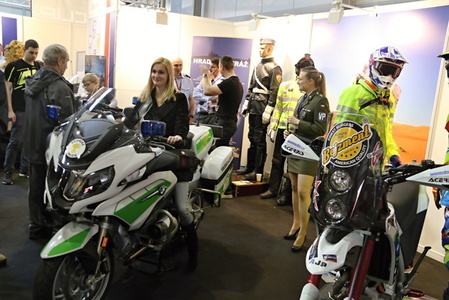 Poručice Nikola Hájková dohlížela na celou expozici