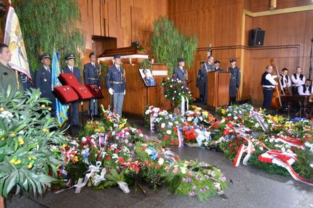 Armáda se rozloučila s generálem Škarvadou. Jeho životním heslem bylo Nevzdávej se!