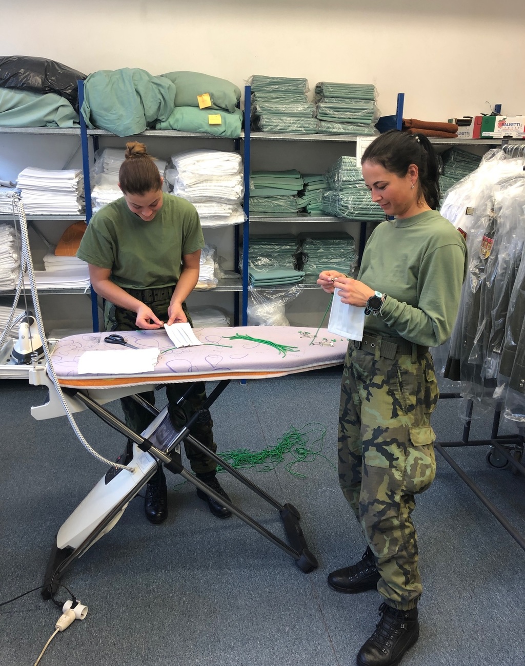 Poslední úpravy a rouška je hotová.