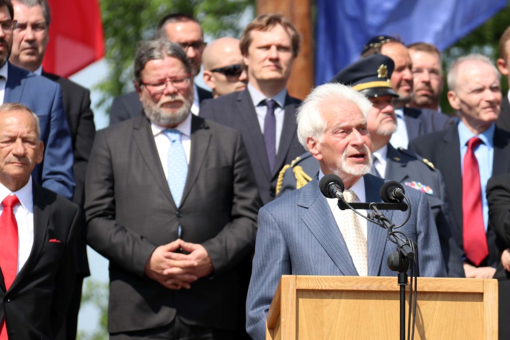 Potlesk sklidil proslov bývalého vězně z Terezína, Tomana Broda