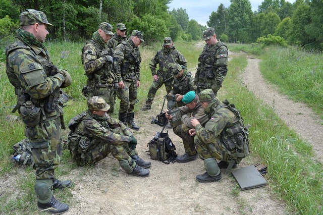 Práce s vysílačkou RF-13