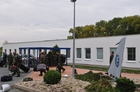 Před budovou 212. taktické letky v Čáslavi