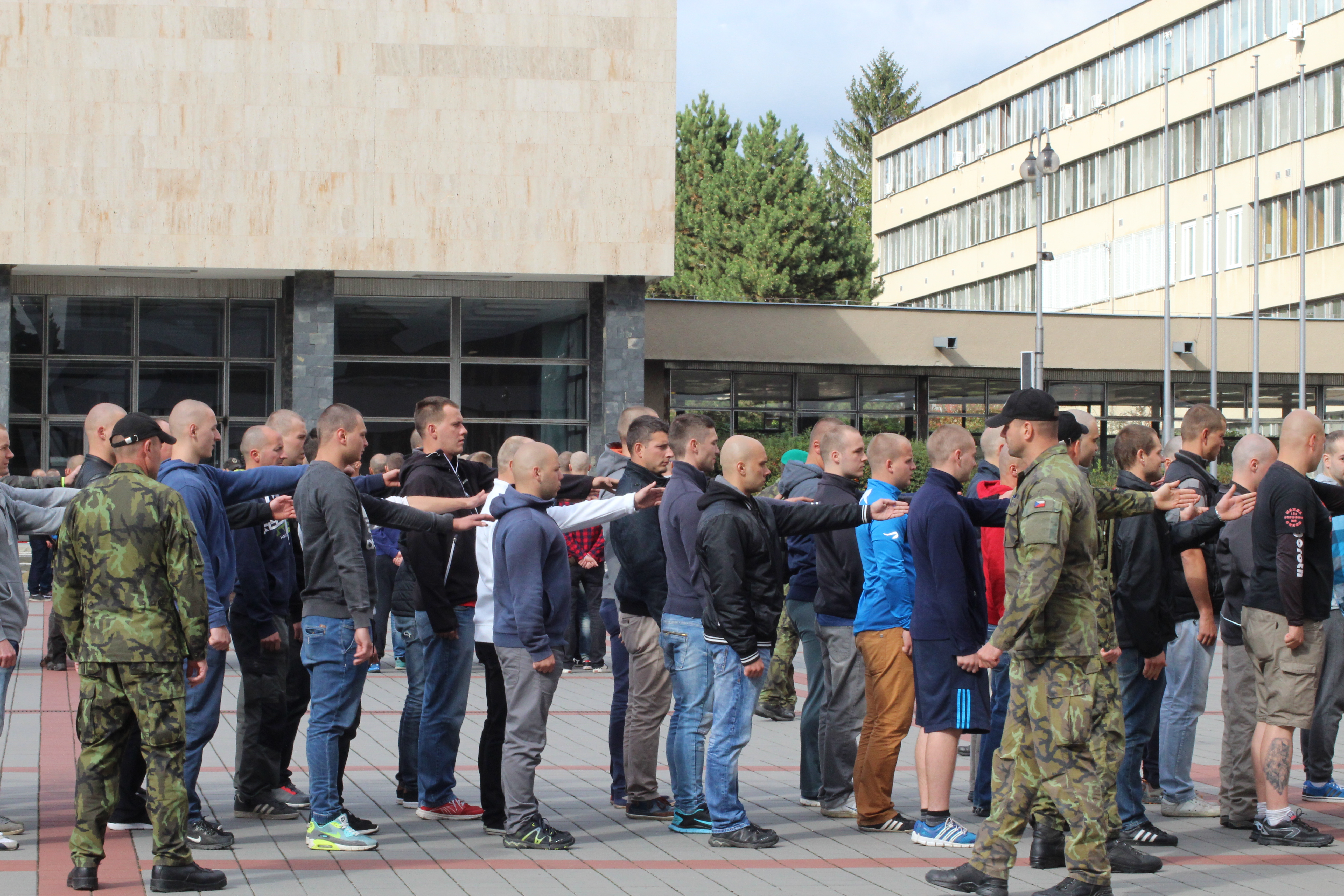 Před prvním nástupem ještě v civilu