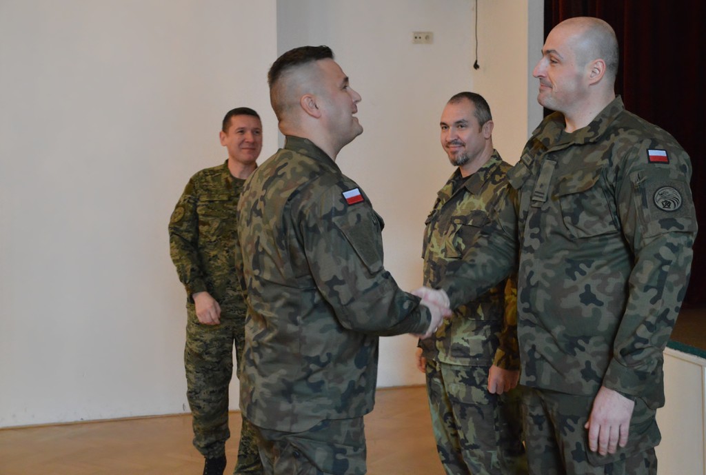 Předání klíčových postů praporu