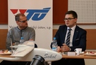 Předseda poslaneckého výboru D. Kádner a ředitel VTÚ Jiří Protiva