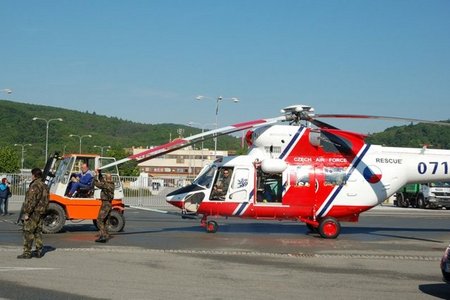 Přemístění vrtulníku W - 3A SOKOL do pavilonu Z
