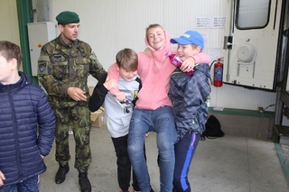Přenést svého spolužáka si vyzkoušel každý účasník dopoledne.