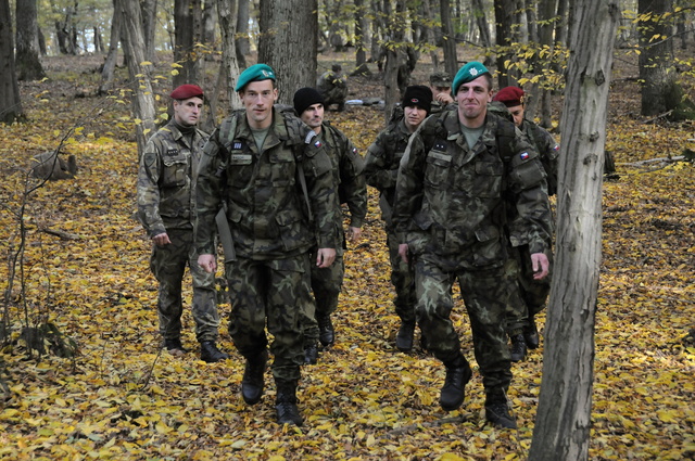 Přesun jedné skupiny k novému stanovišti