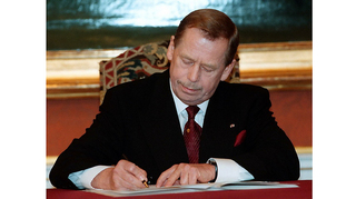 Ilustrační obrázek ke článkuOsvědčení o účasti v protikomunistickém odboji získal bývalý prezident Havel 