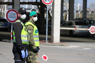 Při společných hlídkách jsou vojáci a policisté jeden tým
